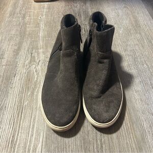 Kenneth Cole Grey Suede Ankle Boots